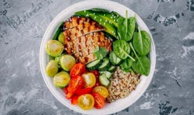 5 وجبات خفيفة قليلة السعرات لعشاء صحي قبل النوم