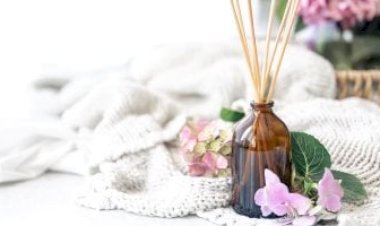 المعطرات الجاهزة.. كيف تصنعين سبراي منعش يدوم طويلاً بمكونات منزلية؟