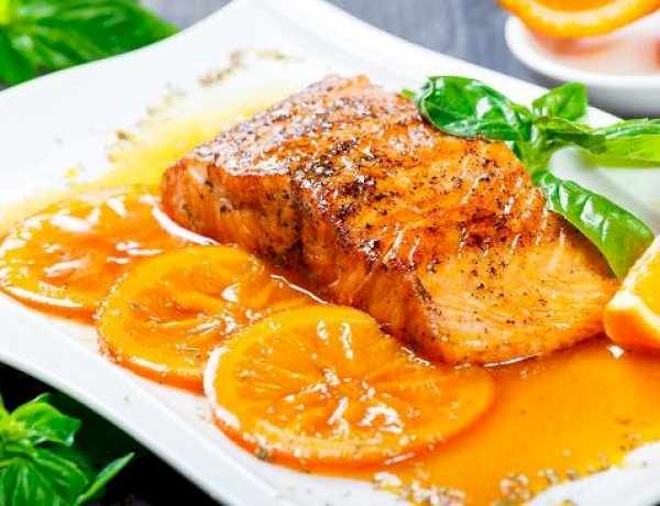 فيليه السمك بصوص البرتقال.. نكهة مبتكرة تجمع بين الخفة والفخامة