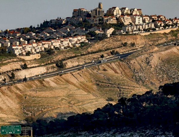 مراكز القوى وفراغ السلطة.. هل تدخل الضفة الغربية مرحلة الصراع الداخلي؟