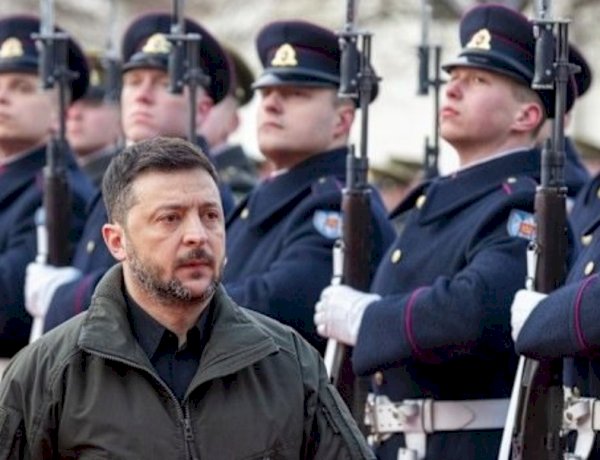 زيلينسكي يعلن خطة الانتخابات الرئاسية واستفتاء السلام في أوكرانيا قبل الصيف