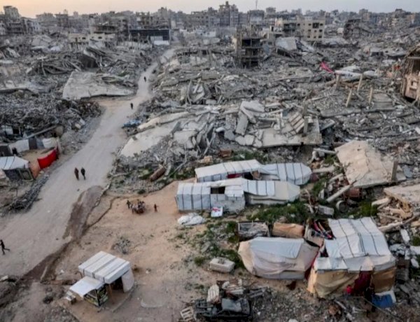 ترامب يُعلن تبرعات بـ7 مليارات دولار لإغاثة غزة ومخاوف إقليمية من تقسيم القطاع