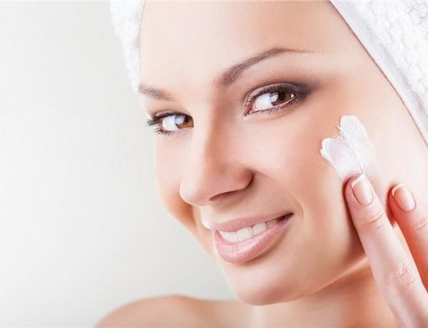 وصفات طبيعية لترطيب البشرة في رمضان ومنع الجفاف