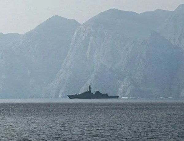 إيران والحوثي يهددان الملاحة العالمية.. صواريخ وطائرات مسيرة تضرب الخليج