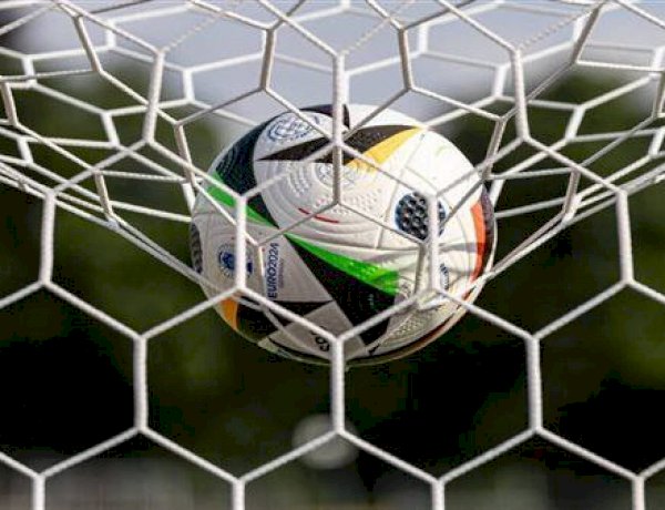 جدول مباريات اليوم.. توتنهام يواجه كريستال بالاس والأهلي يصطدم بالمقاولون