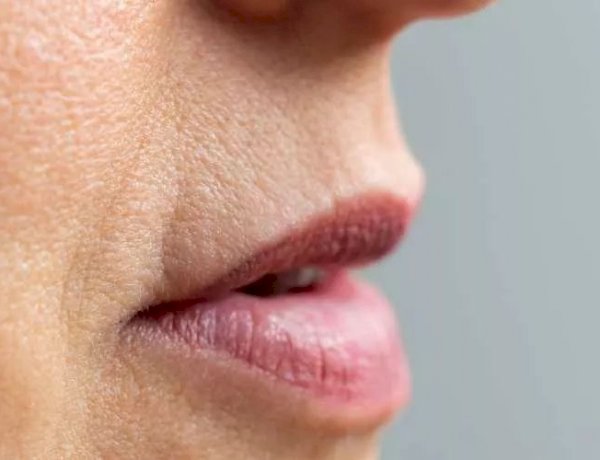 وصفات طبيعية لتفتيح المنطقة المحيطة بالفم.. خطوات بسيطة للحصول على لون بشرة موحّد
