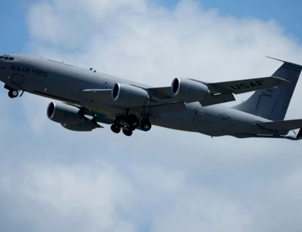 الحوادث الجوية تتصاعد: الطائرات الأمريكية في الشرق الأوسط تُواجه مخاطر خلال العمليات ضد إيران