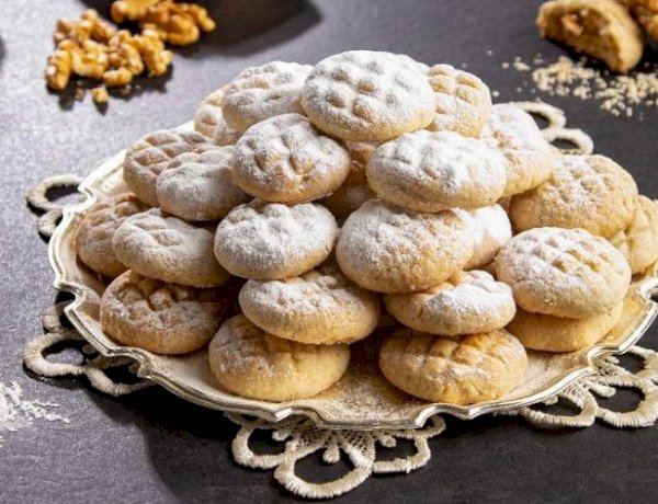 أسرار رؤية كحك العيد في المنام.. بشائر رزق أم رسائل تحذير؟