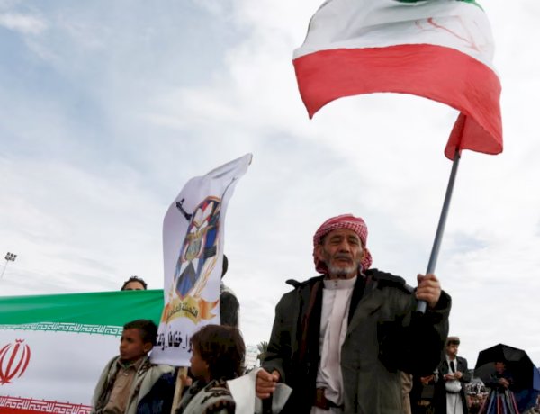 باب المندب في مرمى التصعيد.. دخول الحوثيين الحرب يهدد شريان التجارة العالمي