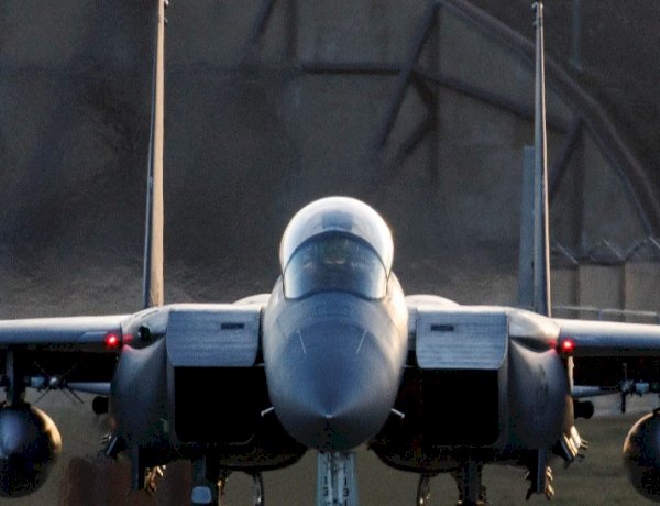 تصعيد جديد في الحرب.. طهران تسقط طائرة إف-15 أمريكية وتُطلق عمليات بحث عن الطيارين