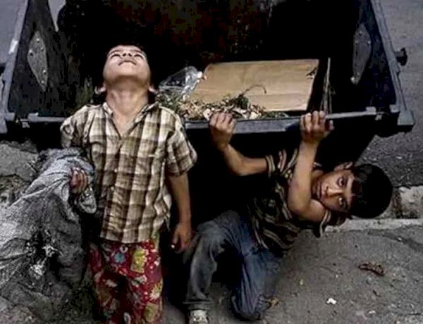 من القمع إلى الحرب.. كيف دفعت الأزمات الإيرانيين نحو الجوع؟