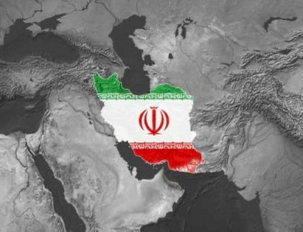 خبير: إيران تدير التصعيد في البحر الأحمر عبر وكلائها لتعزيز نفوذها
