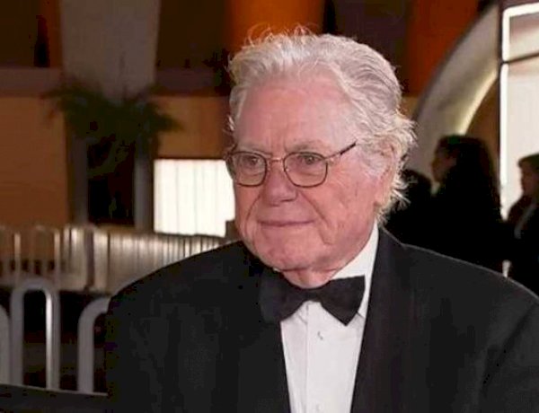 حسين فهمي شخصية العام السينمائية العربية في مهرجان كان