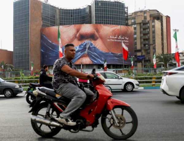 أبرز ما ورد في الصحف الأجنبية الثلاثاء 19 مايو..النفط يتراجع وكابلات الإنترنت بمرمى التهديدات.. تحركات ترامب تُبقي الأسواق على صفيح ساخن