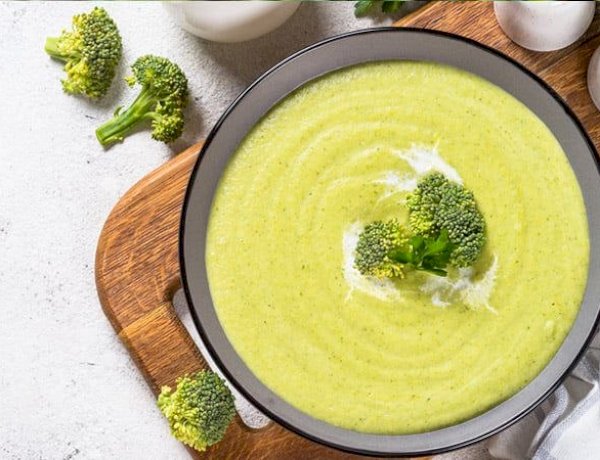 شوربة المشروم بالبروكلي والكريمة.. وصفة سريعة ولذيذة لا تفوتك