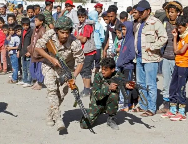 محلل سياسي يمني: تجنيد الأطفال أصبح أحد أخطر أدوات الحوثي لإطالة أمد الصراع
