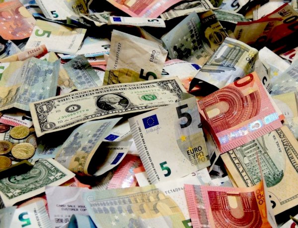 أسعار العملات الأجنبية أمام الجنيه المصري اليوم الثلاثاء 15 سبتمبر 2026