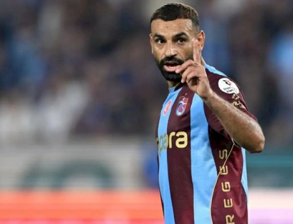عقوبة إيقاف رخصة قيادة محمد صلاح.. التفاصيل وموعد العودة للقيادة