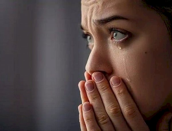 تفسير حلم الحزن والبكاء في المنام.. دلالات نفسية ورسائل خفية
