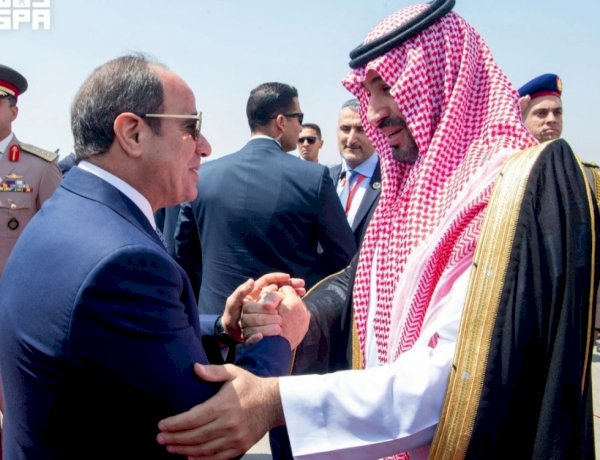السيسي يؤكد دعم السعودية.. والبرلمان المصري يعقد لجلسة استثنائية