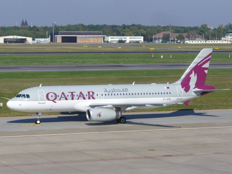 خسائر قطر تَتَصاعَد.. نزيف في الطيران والغاز والبورصة وتوقُّعات بانكماش اقتصاديّ
