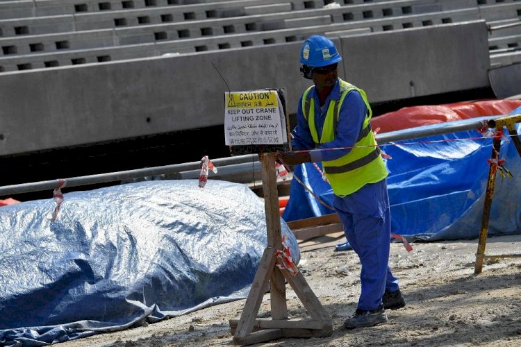 تقرير حقوقي بريطاني: قطر تخاطر بحياة الملايين بسبب احتجاز العمال