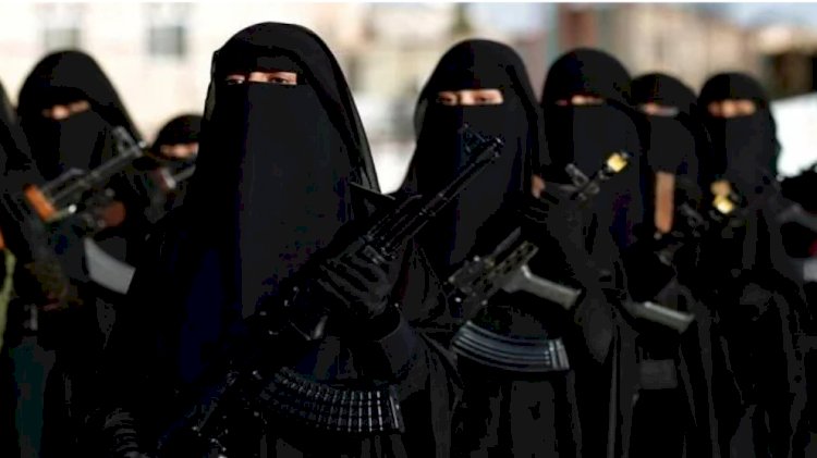 سوريات يَرْوِين معاناتهنّ مع عودة نساء