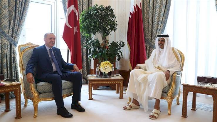 أويل برايس: قطر تشكِّل تهديدًا صريحًا للعالم العربي نتيجة الهيمنة التركية عليها