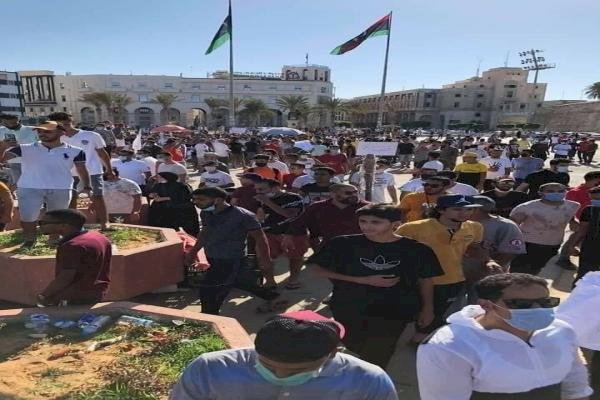ميليشيات الوفاق تواجه مظاهرات الشعب الليبي ضد فساد 