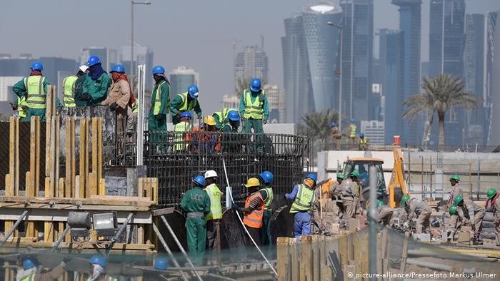 رغم تفاخر الدوحة بِه.. استاد الثمامة شاهد على انتهاكاتها ضد العمال