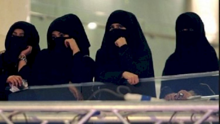 صراع الهوية.. قصص نساء