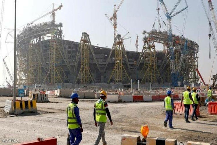 عنصرية تميم تشوه كأس العالم.. انتهاكات العمال تطغى على التصفيات