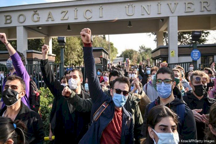 وحشية أردوغان في بوغازيتشي اعتقالات للنشطاء وإشعال الغضب الشعبي