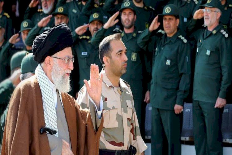 مافيا الملالي تهدد العالم وتترك إيران تغرق في الفوضى