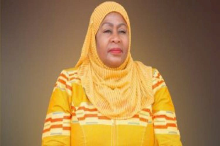 سامية حسن صلوحي.. أول رئيسة إفريقية مسلمة لتنزانيا