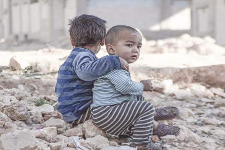 أطفال سوريا تحت القصف.. حروب وأرواح بلا قيمة!