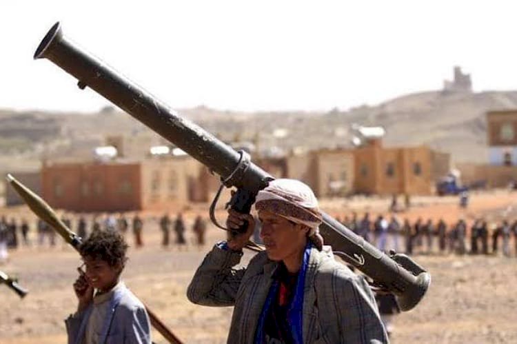 باحث يمني: ميليشيا الحوثي تتفق أهدافها مع القاعدة وداعش في تدمير اليمن