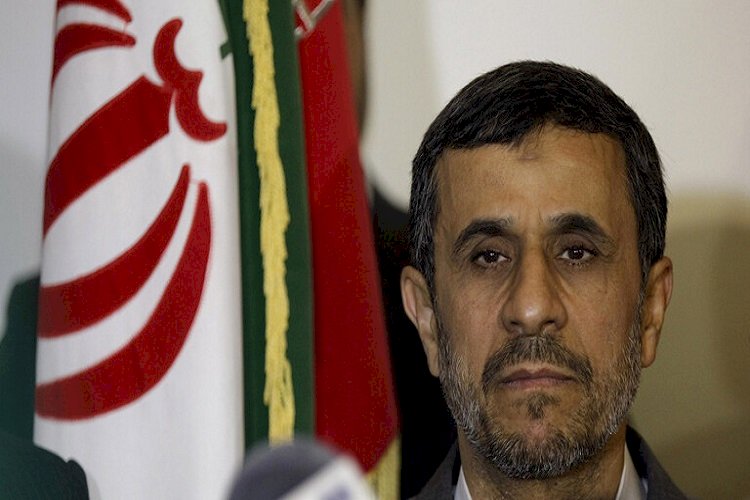 أحمدي نجاد: أمير قطر السابق يمول عمليات تحرير أسرى الحرس الثوري الإيراني بسوريا
