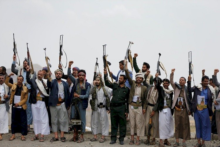 اضطهاد المعلمين.. آخر جرائم الحوثيين في اليمن