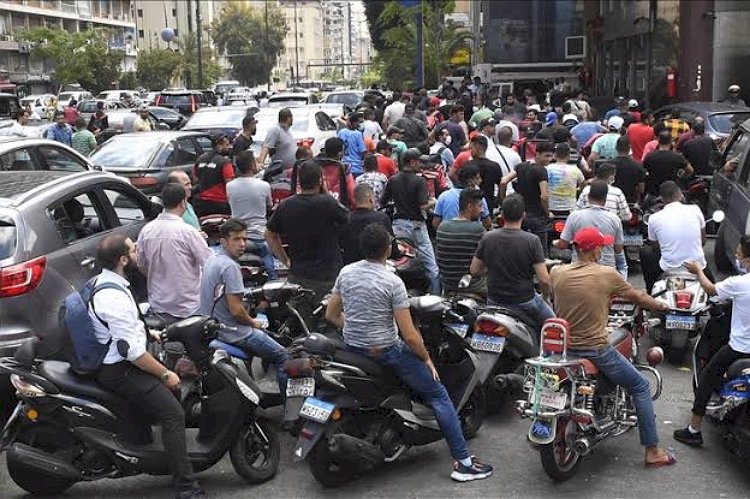 بين توقُّف المطاحن ونفاد الوقود… أزمات اللبنانيين تتفاقم