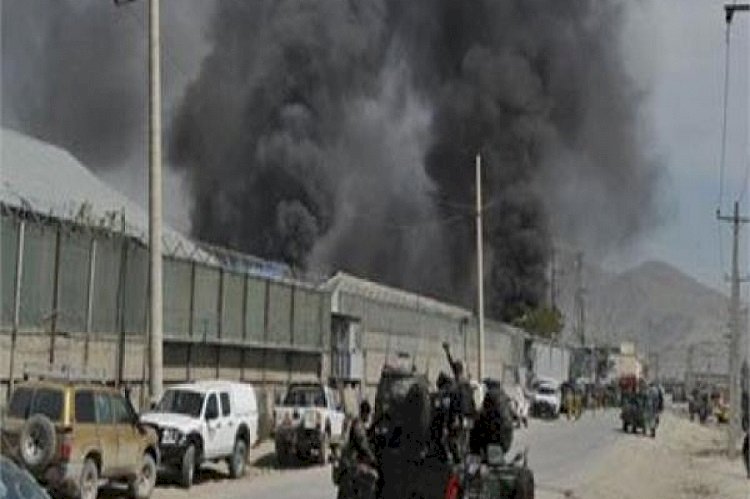 داعش وطالبان.. تفجيرات مطار كابل تصعد القلق بأفغانستان