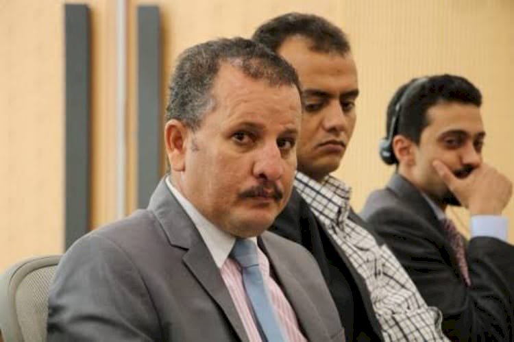 عميل الحوثي لتدمير اليمن.. من هو الإخواني اليمني أنيس منصور؟