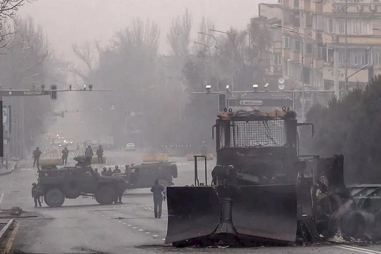 اعتقال 10 آلاف وتعيين رئيس جديد للحكومة.. هل تحاول كازاخستان التغلب على محاولة الانقلاب؟