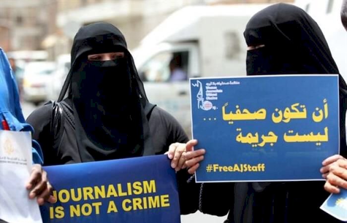جرائم الصوت الواحد.. إرهاب الحوثي يغلق الفضائيات والصحف في اليمن