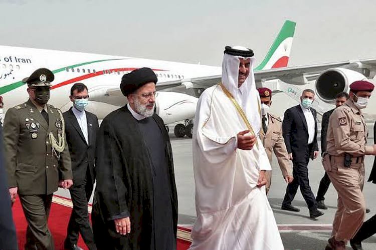 كسر للعزلة ودعم أجندة إرهابية.. دلالات زيارة الرئيس الإيراني إلى قطر