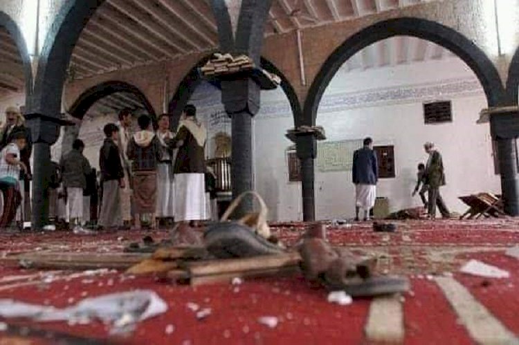 بعد جريمة ذبح إمام مسجد في صنعاء.. يمنيون يروون جرائم الحوثي داخل المساجد