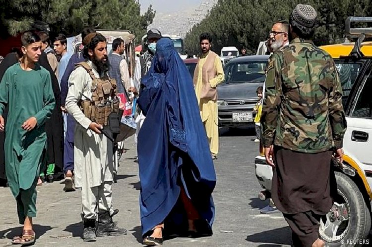 سيناريو التسعينيات.. طالبان تفرض البرقع وزي النساء الموحد في أفغانستان