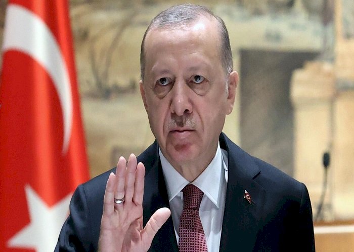 خطوات يائسة.. قرارات أردوغان الاقتصادية تدفع المستثمرين للهروب