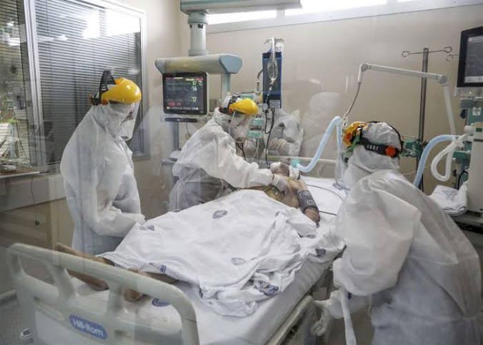 كورونا يهاجم تركيا مجددًا.. والحكومة ترفض الاعتراف بخطورة تفشي الوباء