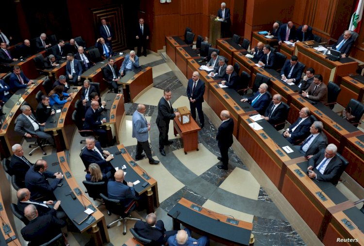 لبنان.. الأزمات تلوح في الأفق وماذا بعد فشل انتخاب البرلمان لرئيس الجمهورية